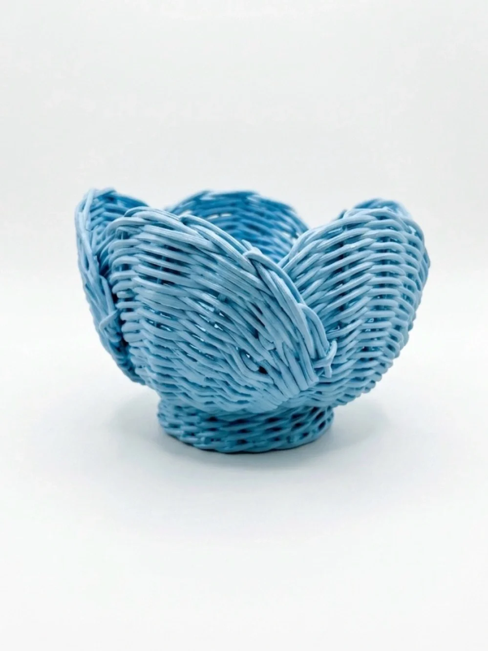 Blue Wicker Basket to put your preferred makeup or jewelry